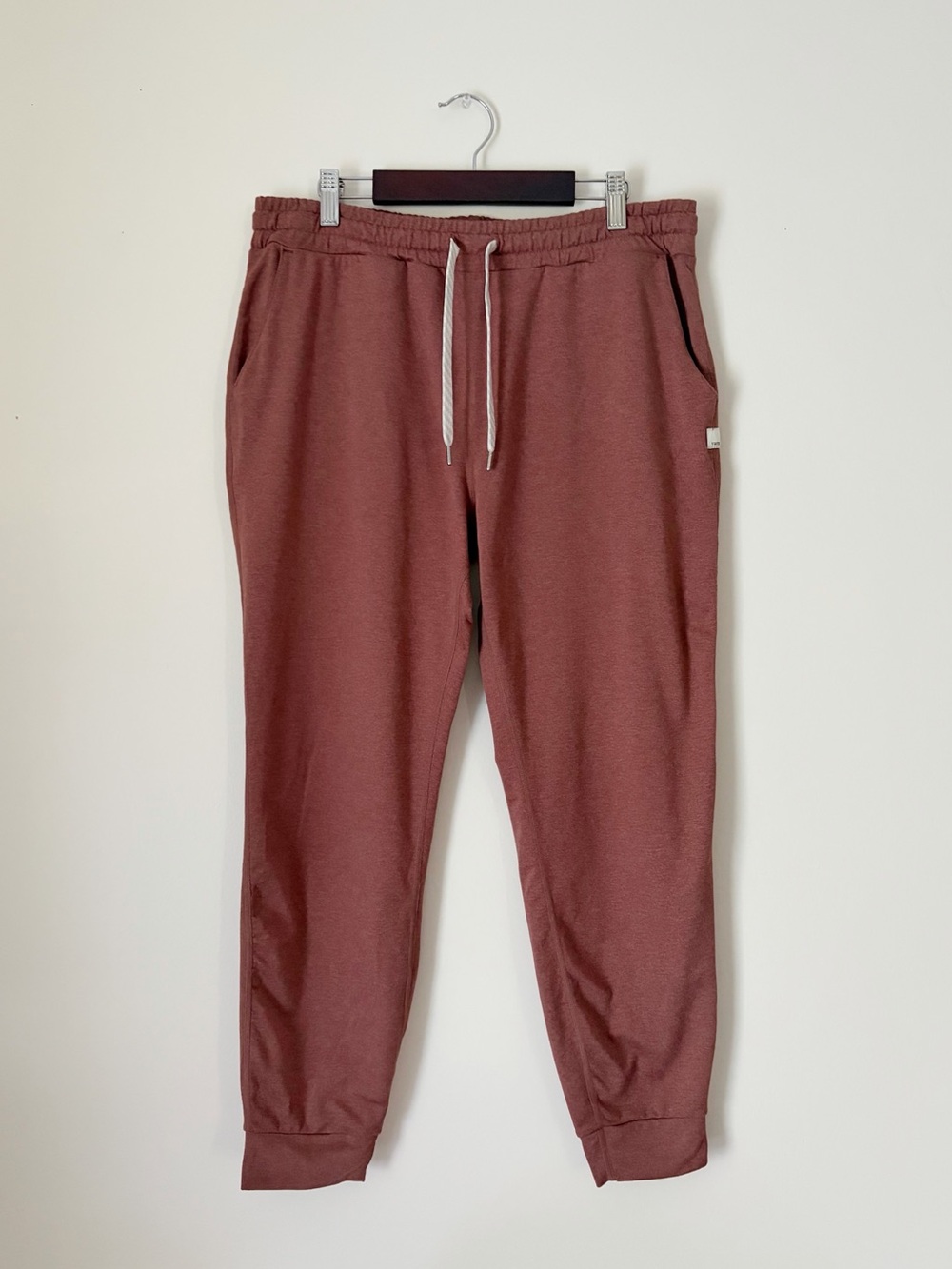 VUORI Performance Joggers size M